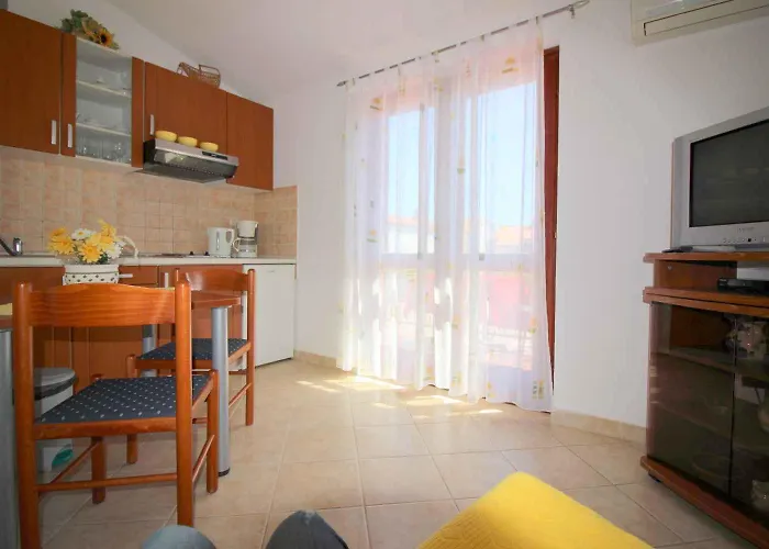 In - Istrien 10267 Πόρετς